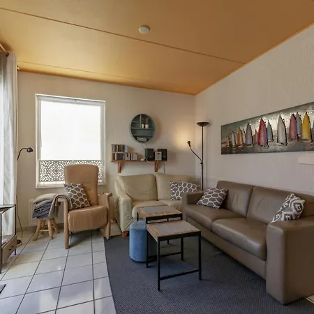 Cozy With Terrace بيت للعطل *